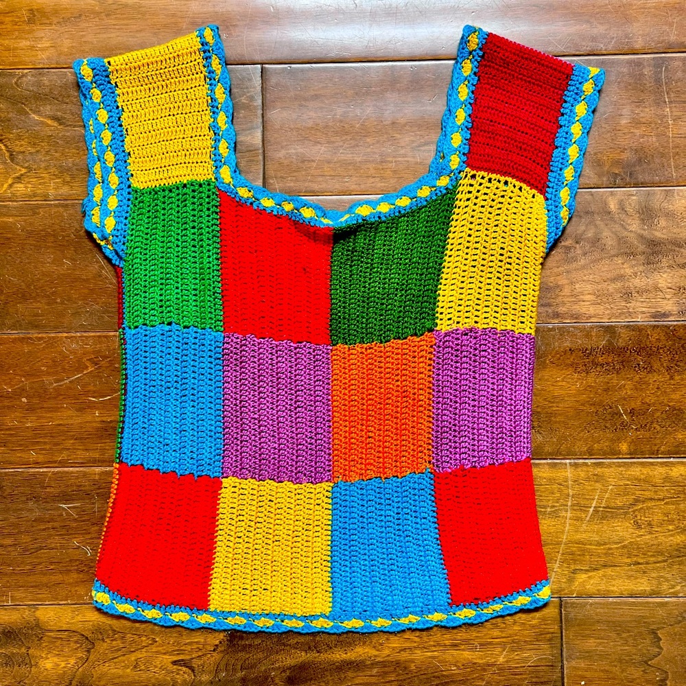 Handmade crotchet color block vintage top. Size S/M